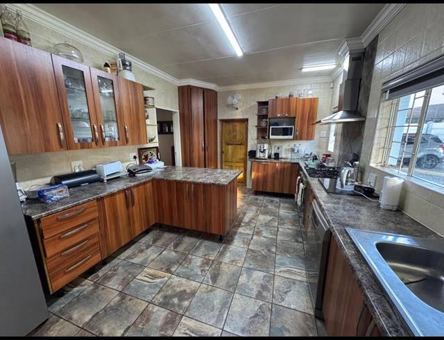 4 BEDROOM HOUSE FOR SALE IN MEYERTON CENTRAL